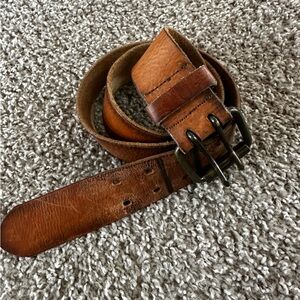Old Navy Women's Brown Leather Belt 🐞